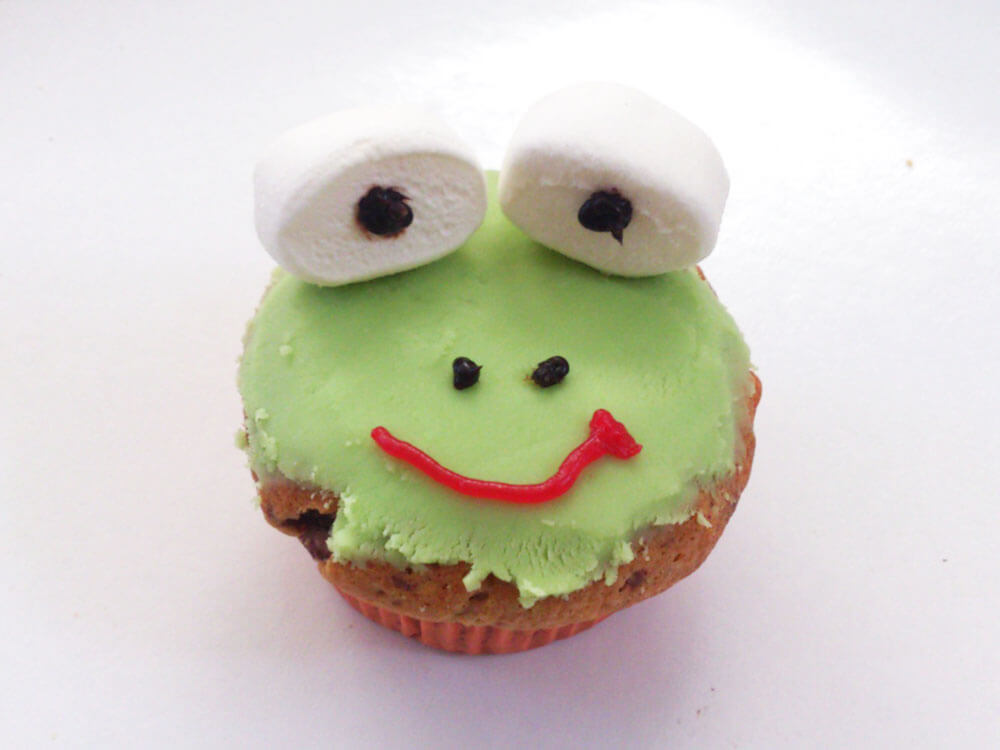 Als Frosch dekorierter Muffin